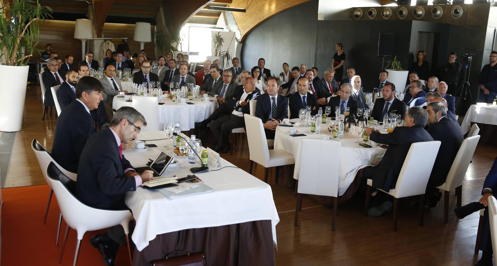 El exministro Manuel Pimentel en el Foro Económico de El Norte de Castilla