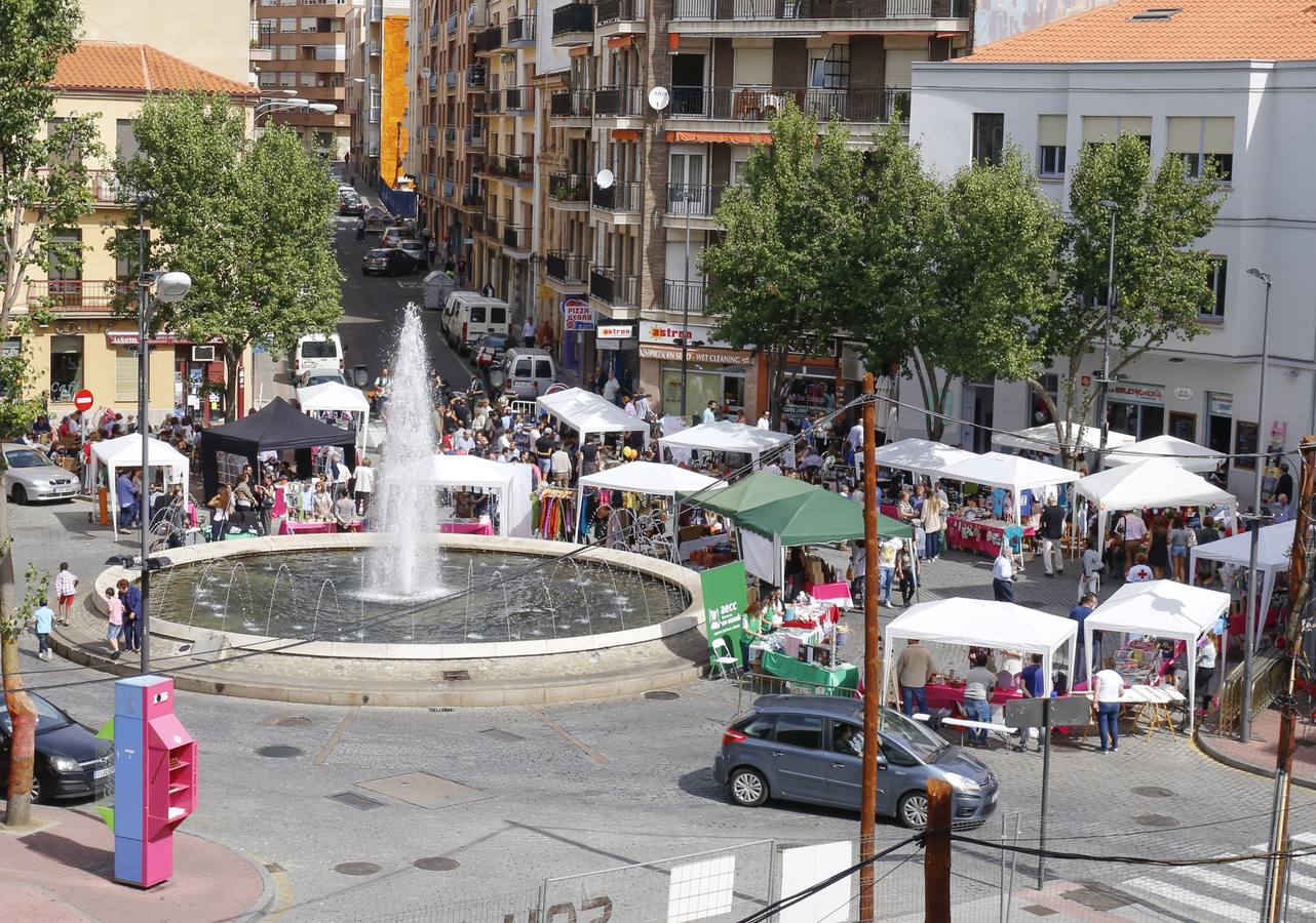 Mercadillo final de la September Fest en el barrio del Oeste de Salamanca