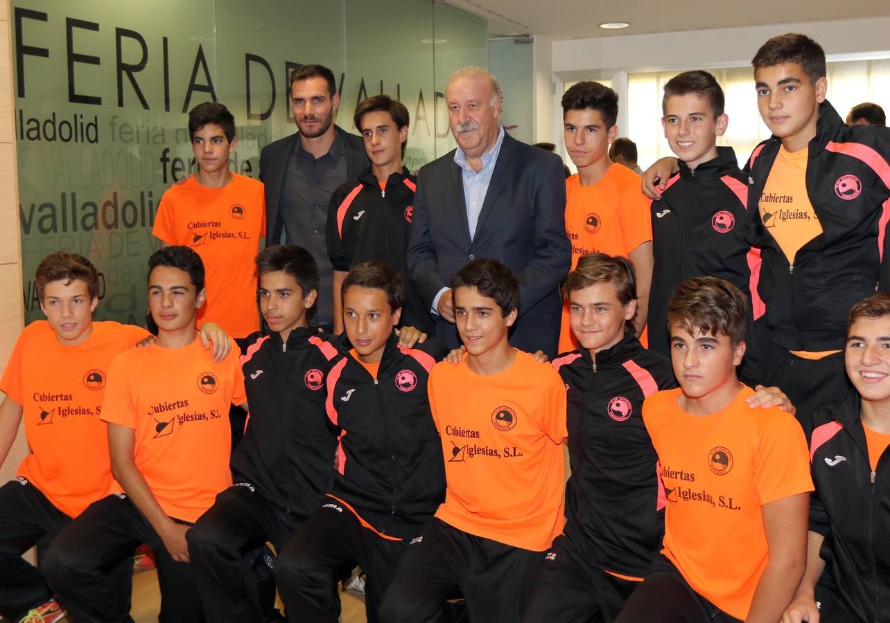 Vicente del Bosque y Saúl Craviotto reciben en Valladolid la Placa de Honor de la Policía Nacional