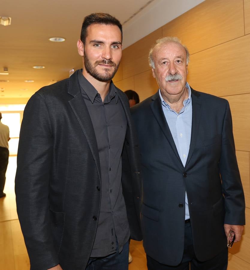 Vicente del Bosque y Saúl Craviotto reciben en Valladolid la Placa de Honor de la Policía Nacional