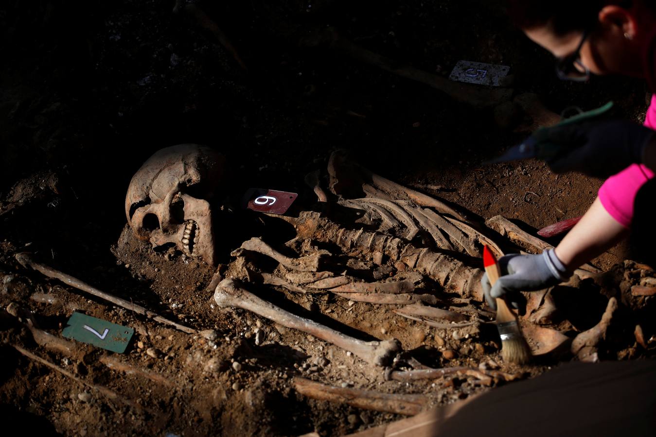 La Guerra Civil se sigue desenterrando: imágenes de Juan Medina