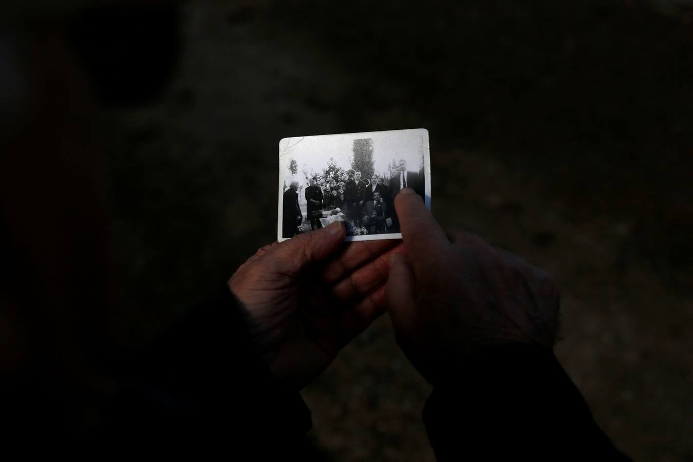 La Guerra Civil se sigue desenterrando: imágenes de Juan Medina