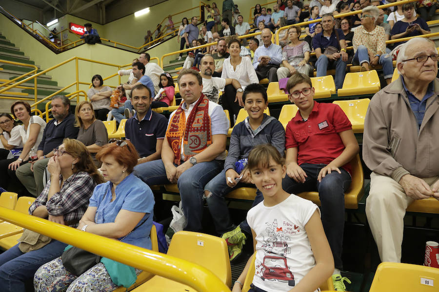 Partido entre el Perfumerías Avenida de Salamanca y el IDK Gipuzkoa de la Liga Femenina de baloncesto