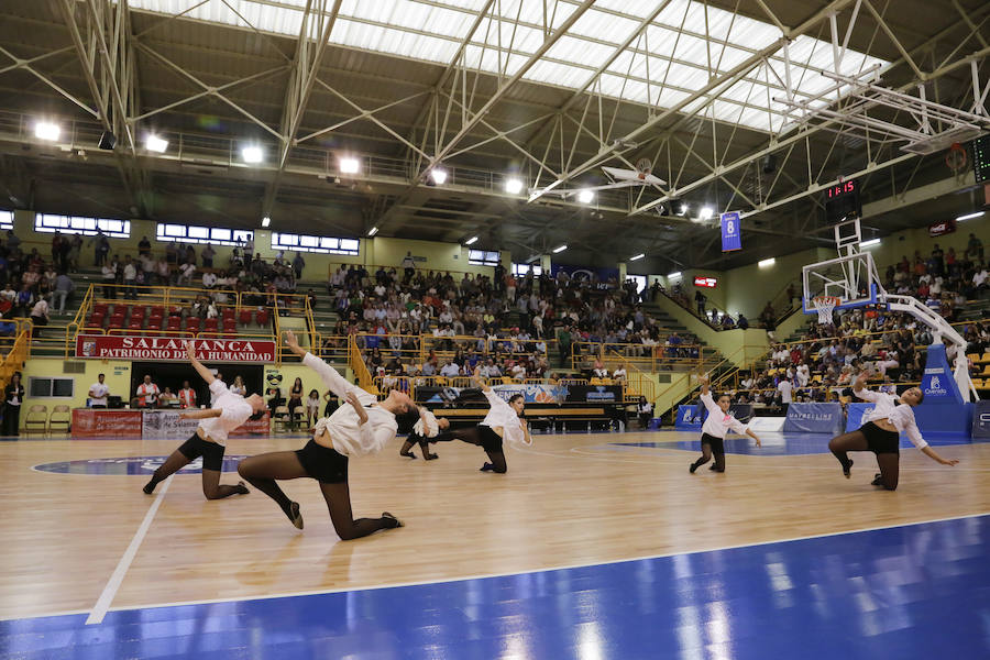 Partido entre el Perfumerías Avenida de Salamanca y el IDK Gipuzkoa de la Liga Femenina de baloncesto