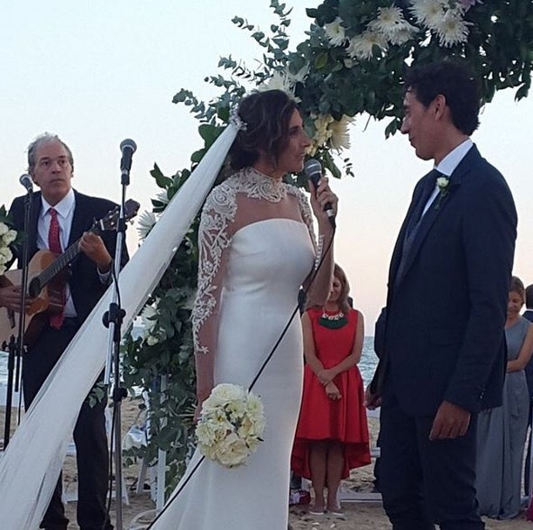 La romántica boda en la playa de Paz Padilla