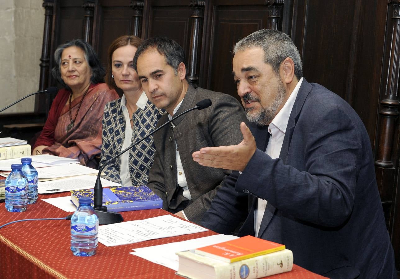 El director de la Casa de la India en el Aula de Cultura de El Norte de Castilla