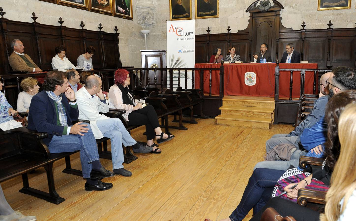 El director de la Casa de la India en el Aula de Cultura de El Norte de Castilla