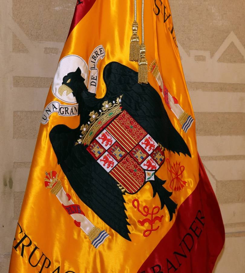 La Diputación de Segovia acoge una exposición sobre la evolución de la bandera en España