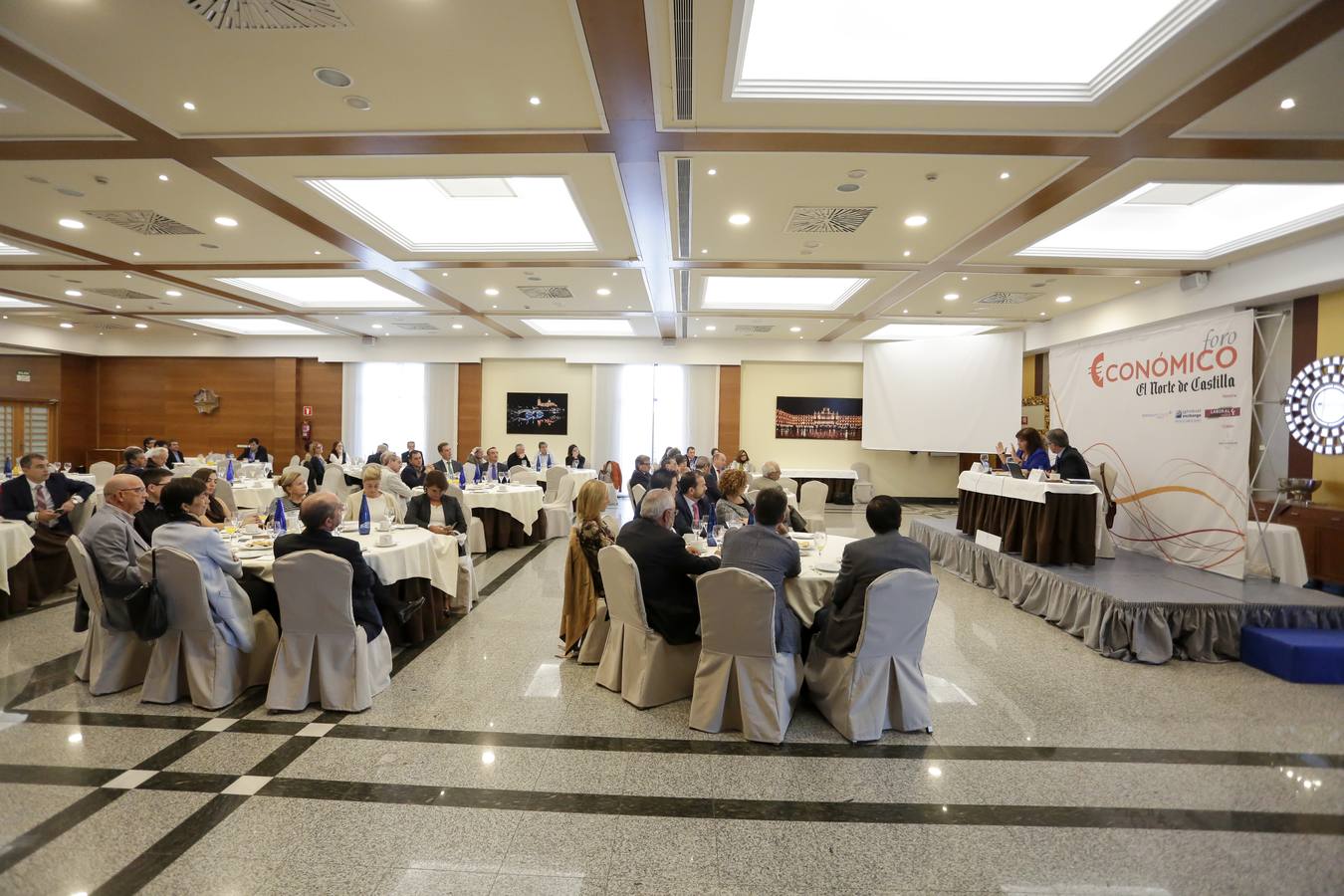 El exministra de Medio Ambiente Cristina Narbona en el Foro Económico de El Norte de Castilla en Salamanca