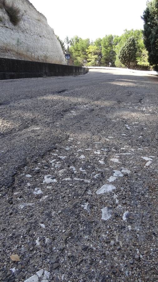 Mal estado de la carretera del cerro de San Cristóbal
