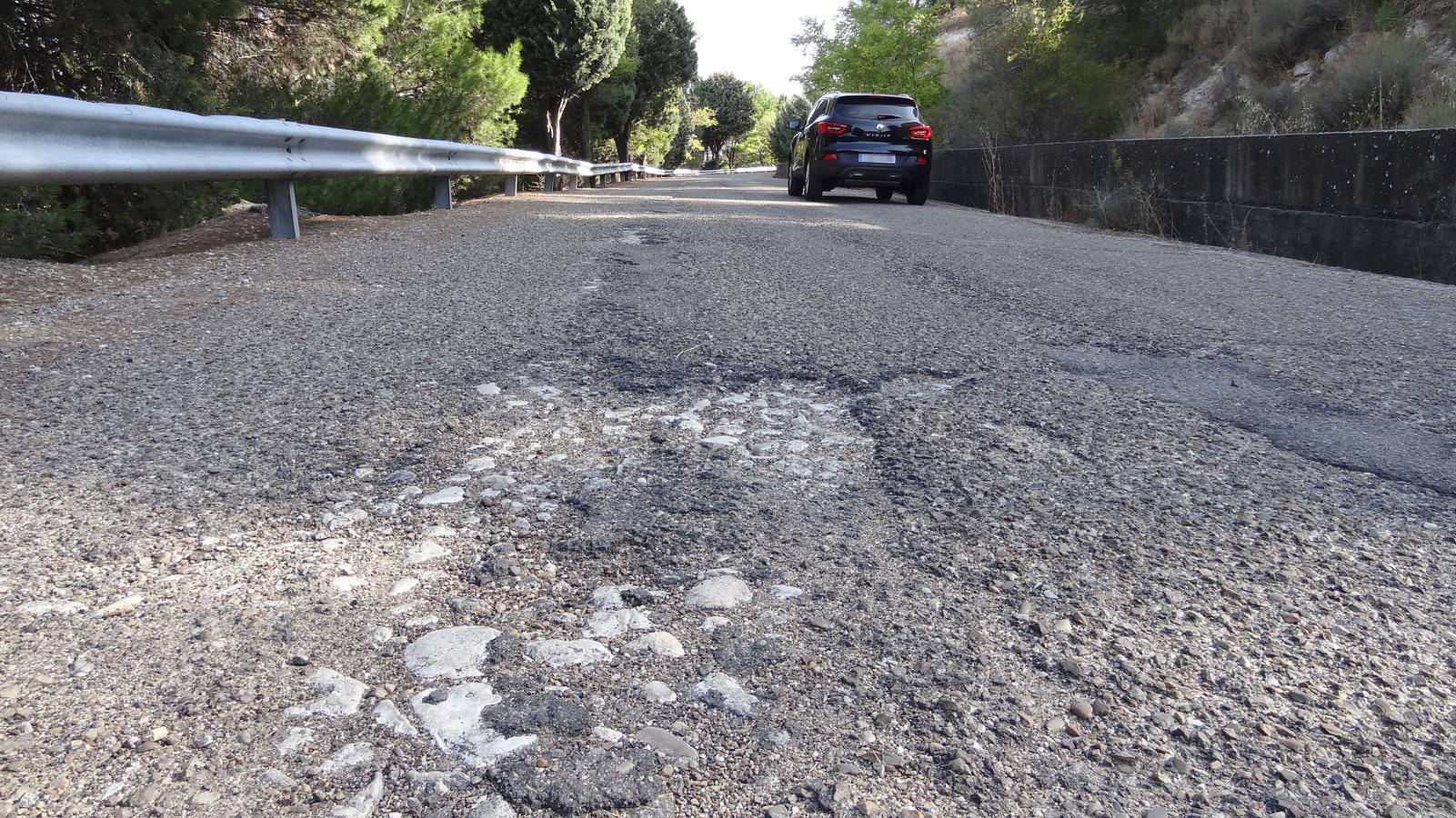 Mal estado de la carretera del cerro de San Cristóbal