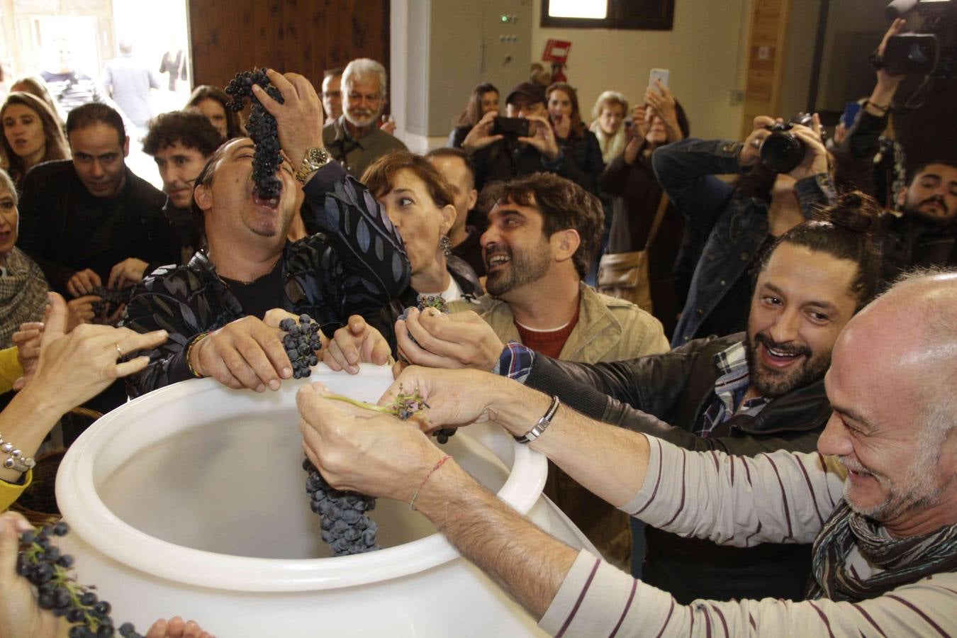 Homenaje a Mariemma en las Bodegas Arbás de Piñel de Arriba (1/2)