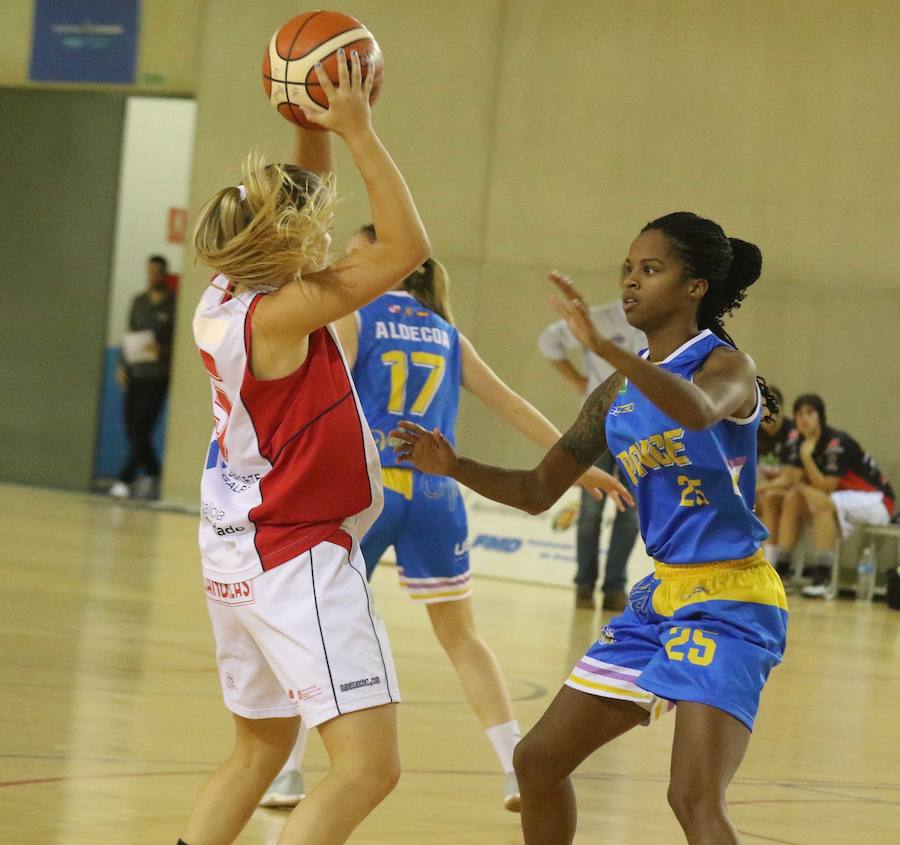 Partido de Baloncesto femenino del Ponce contra Lugo en el Lalo Garcia