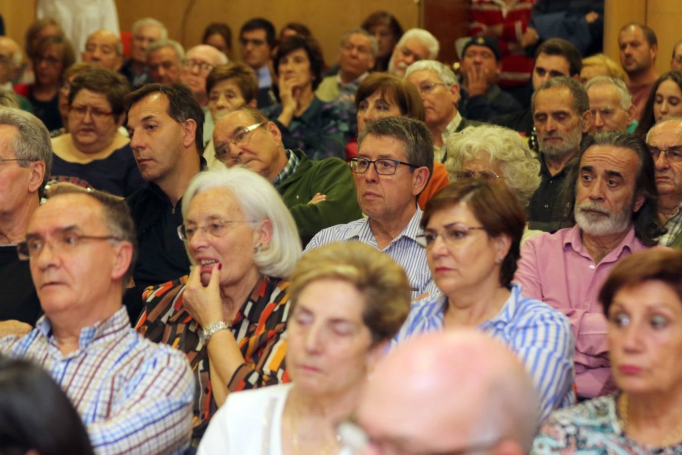 Óscar Puente se reúne con militantes socialistas