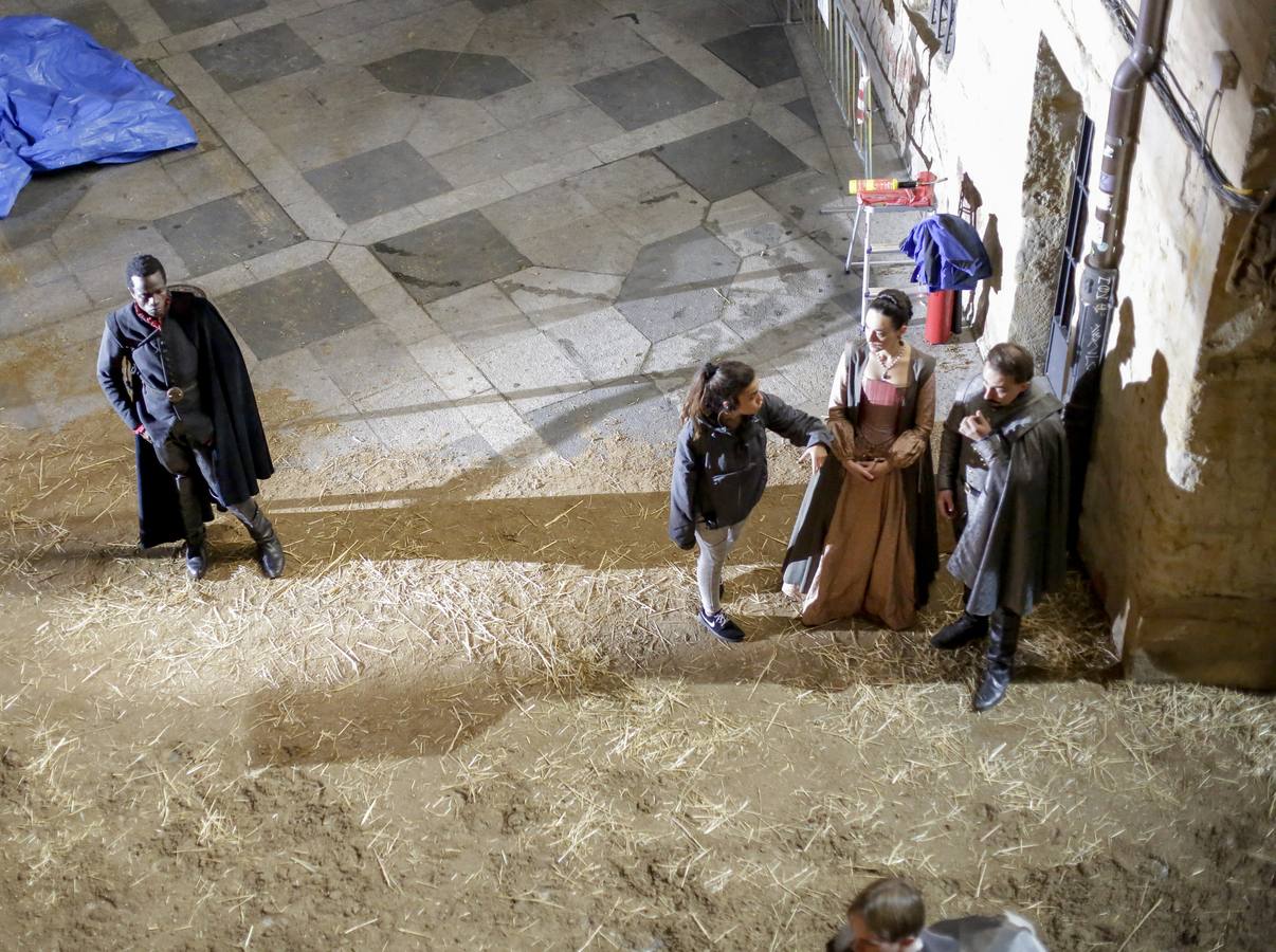 Rodaje nocturno de la serie &#039;Still Star Crossed&#039; en la calle Compañía de Salamanca