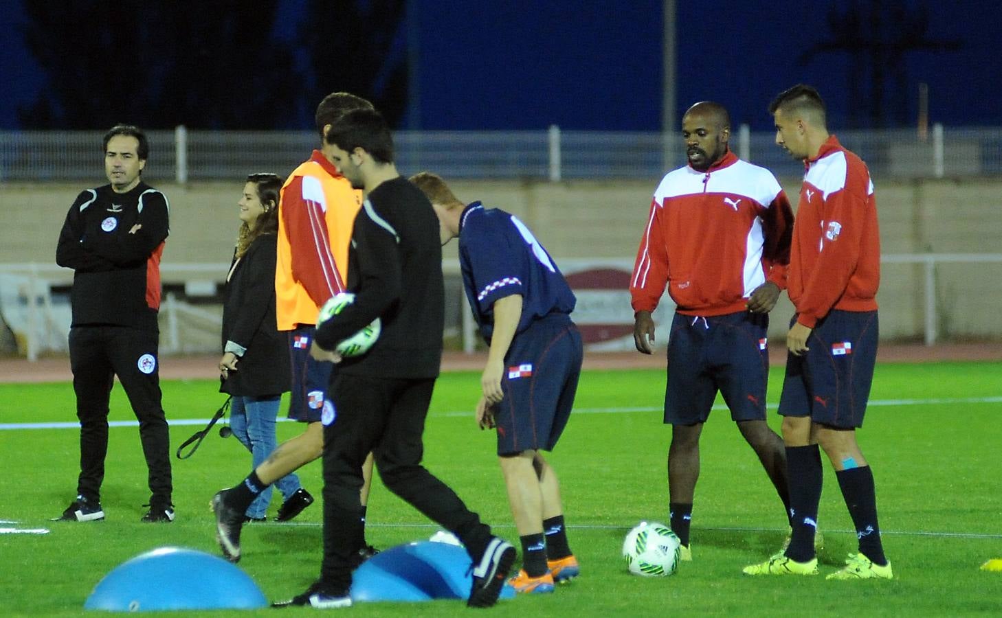 La selección de Castilla y León de fútbol entrena en Medina del Campo