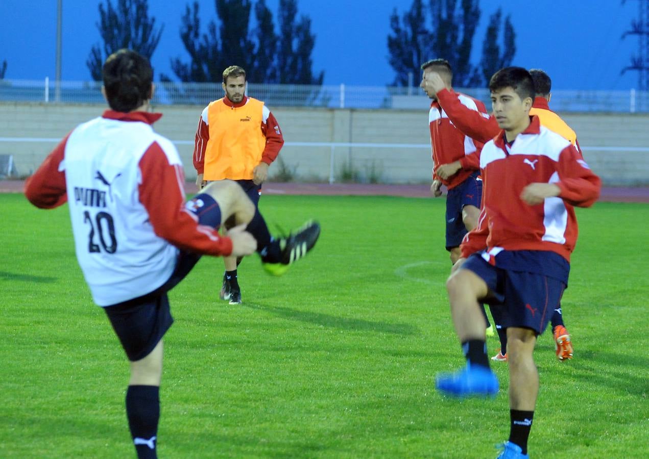 La selección de Castilla y León de fútbol entrena en Medina del Campo