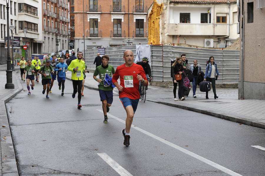 Marcha solidaria contra el cáncer en Valladolid (Fotos 1)