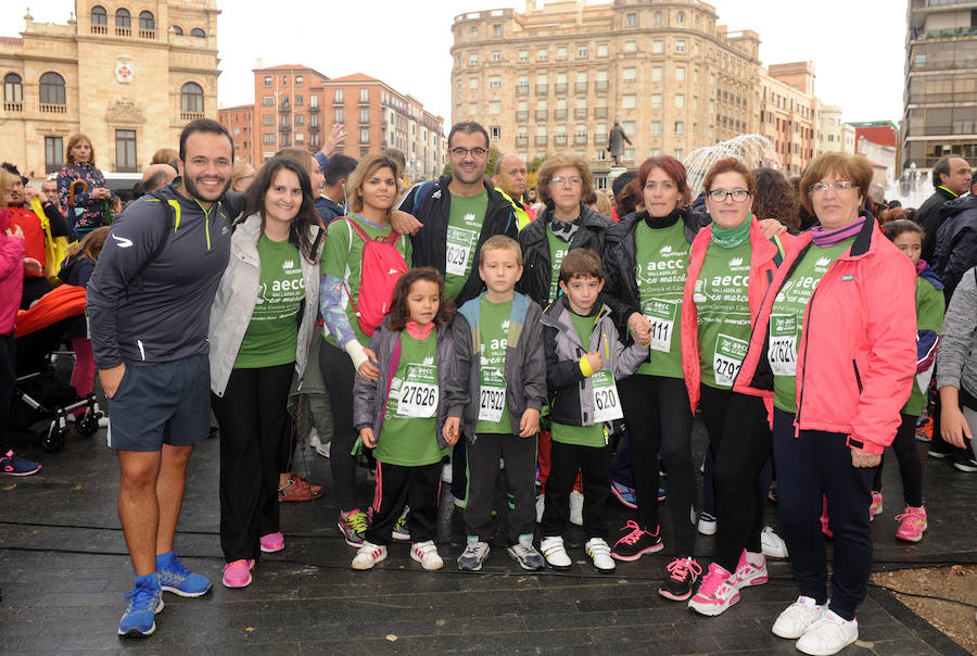 Asistentes a la Marcha Contra el Cáncer de Valladolid