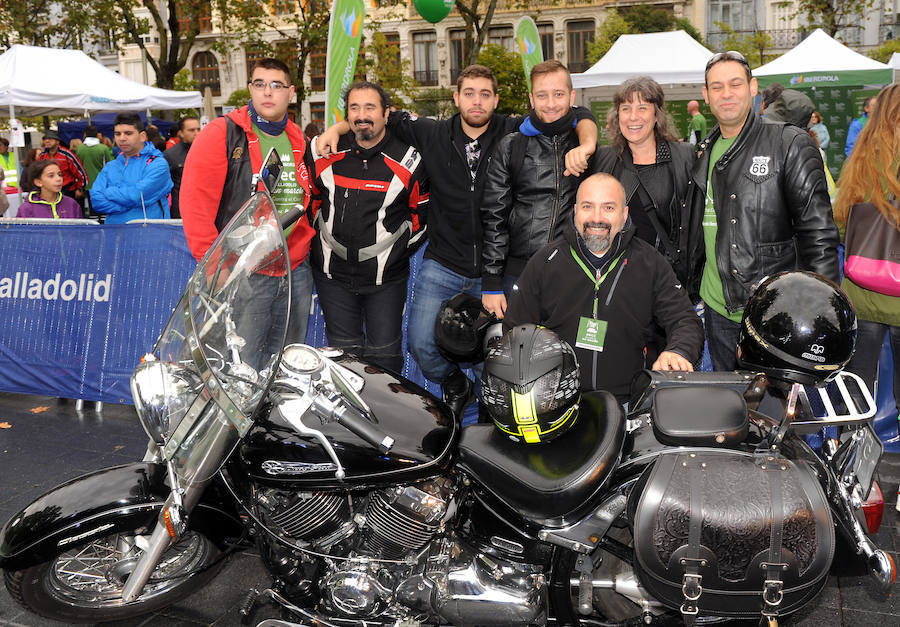 Asistentes a la Marcha Contra el Cáncer de Valladolid