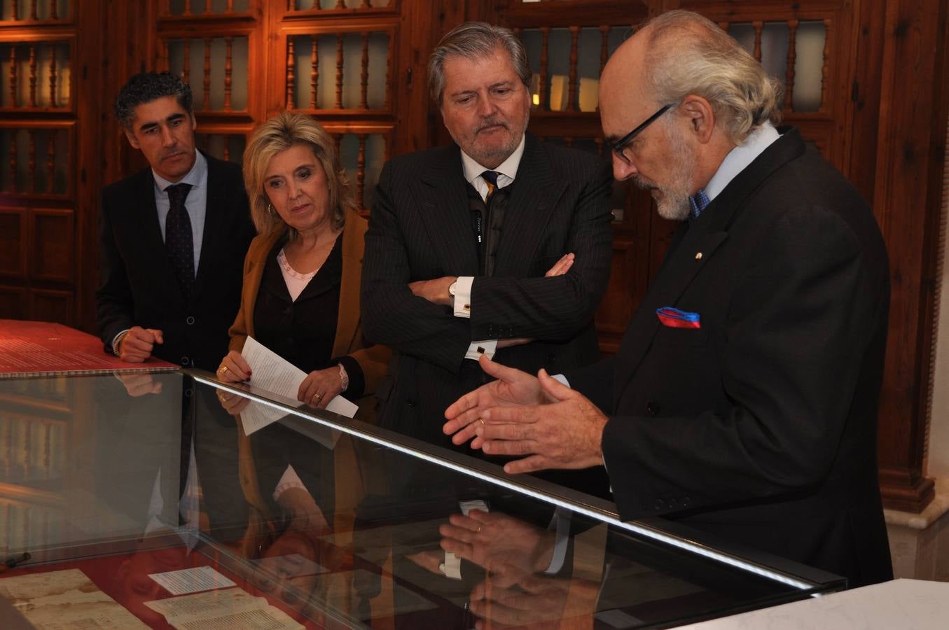 El ministro de Educación y Cultura visita el Archivo de Simancas