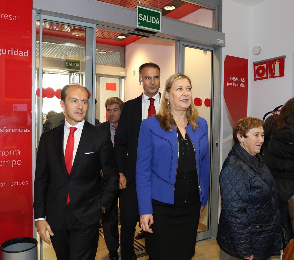 El Banco Santander inaugura la nueva &#039;Smart Red&#039; en la calle Santiago de Valladolid