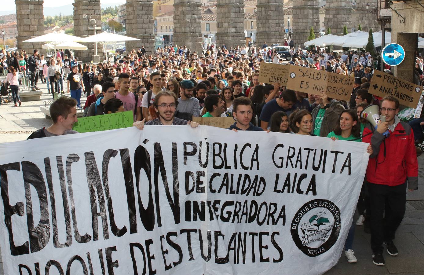 Los estudiantes segovianos se manifiestan contra la Lomce