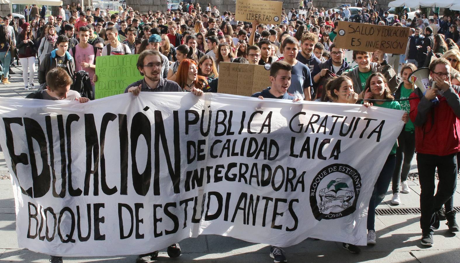 Los estudiantes segovianos se manifiestan contra la Lomce