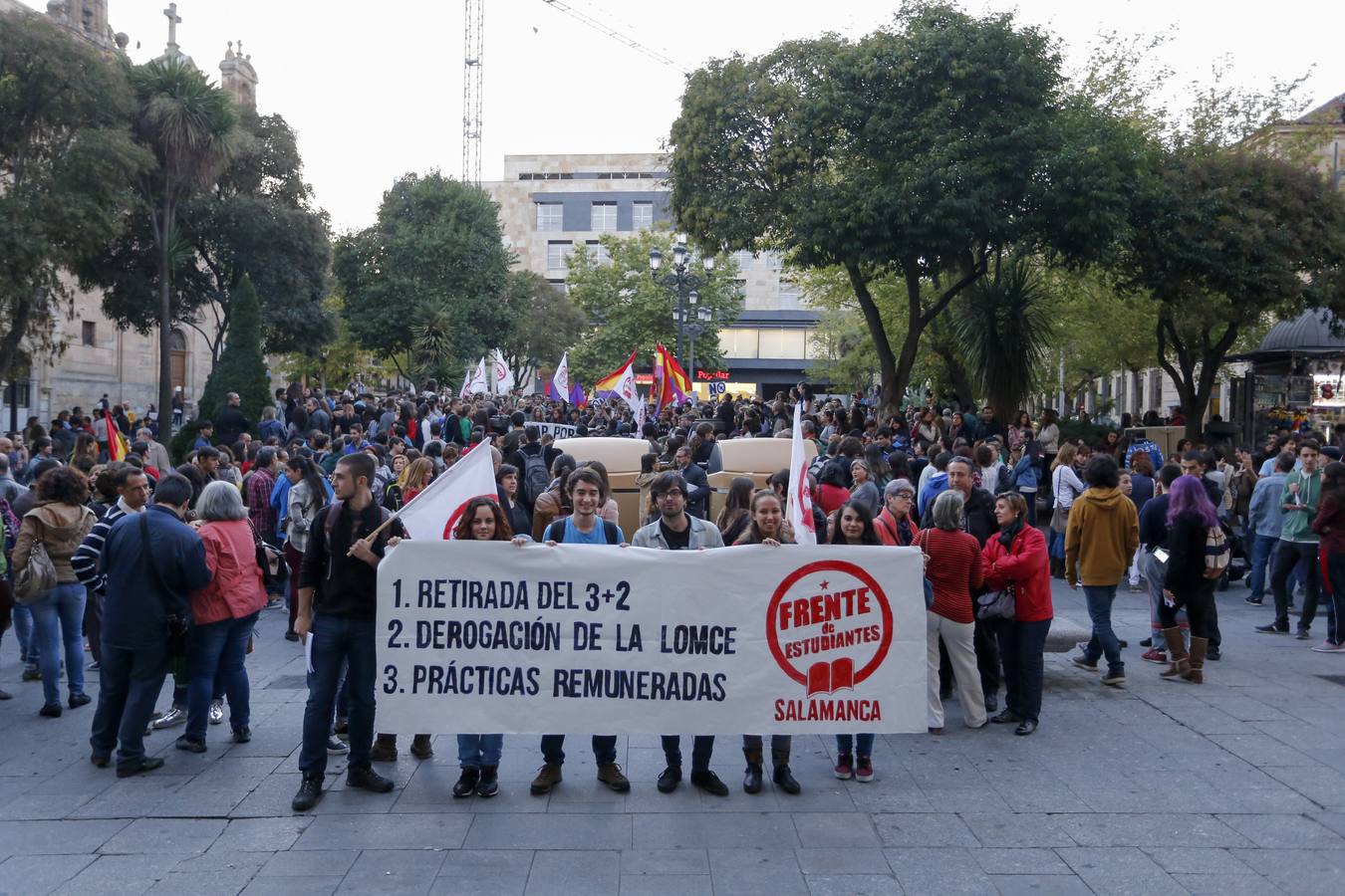 Estudiantes salmantinos secundan la huelga conta la Lomce y las reválidas