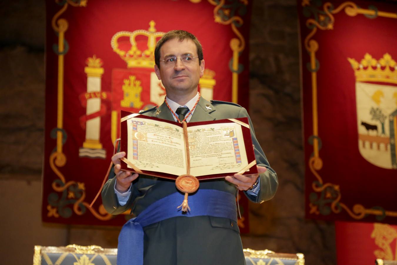 La Policía Nacional y La Guardia Civil reciben la Medalla de Oro de Salamanca