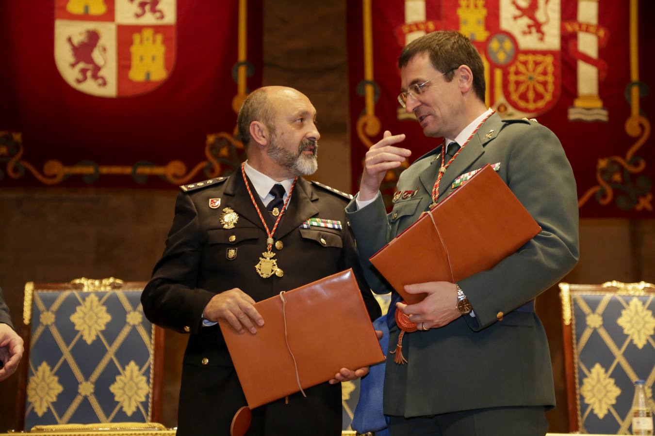 La Policía Nacional y La Guardia Civil reciben la Medalla de Oro de Salamanca