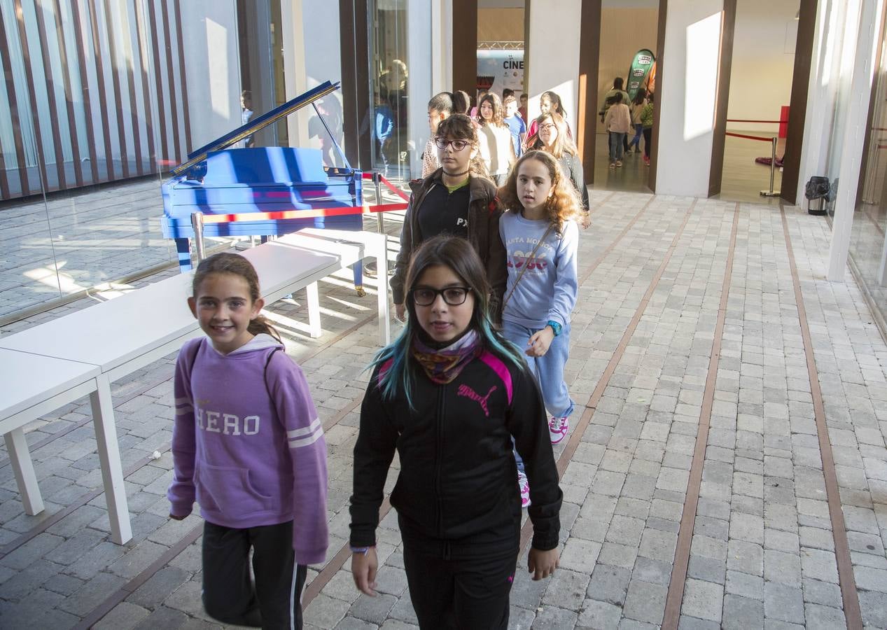 &#039;Un caballo llamado Elefante&#039; emociona a cientos de niños en el LAVA