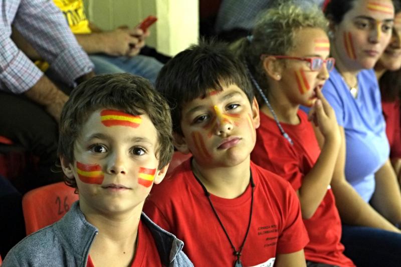 Partido de balonmano España-Bosnia en el polideportivo Huerta del Rey de Valladolid