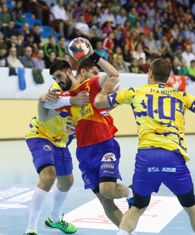 Partido de balonmano España-Bosnia en el polideportivo Huerta del Rey de Valladolid