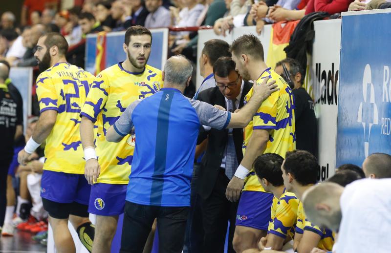 Partido de balonmano España-Bosnia en el polideportivo Huerta del Rey de Valladolid