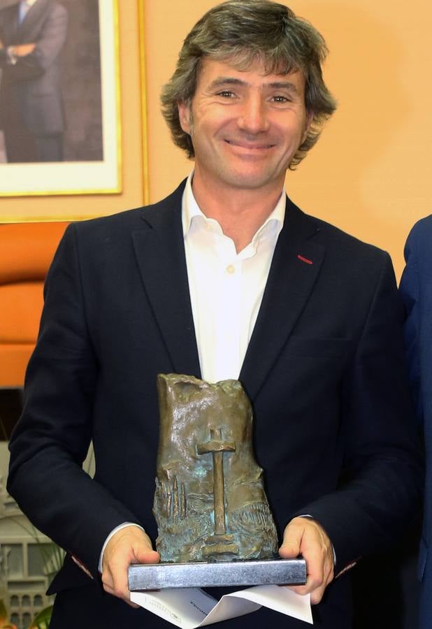 Francisco Onieva y Jacobo Llano reciben &#039;ex aequo&#039; el XXVI Premio Gil de Biedma