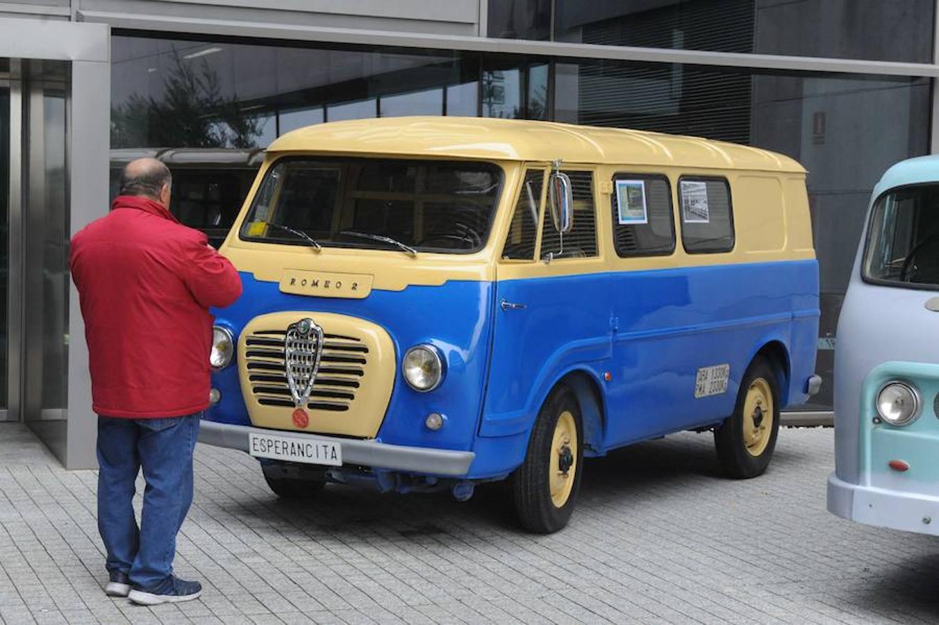 Exposición de vehículos históricos en Arroyo de la Encomienda