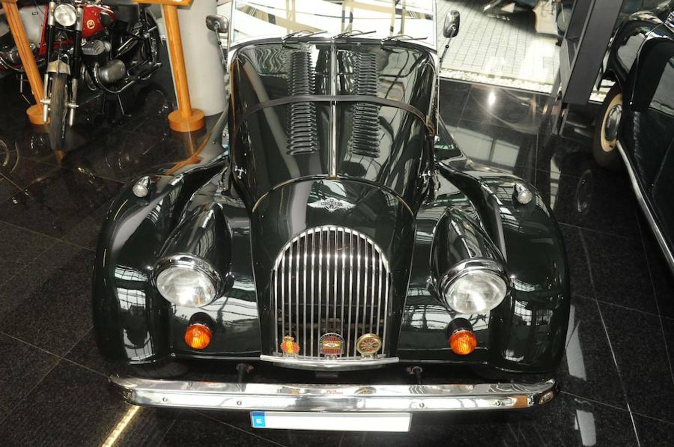 Exposición de vehículos históricos en Arroyo de la Encomienda