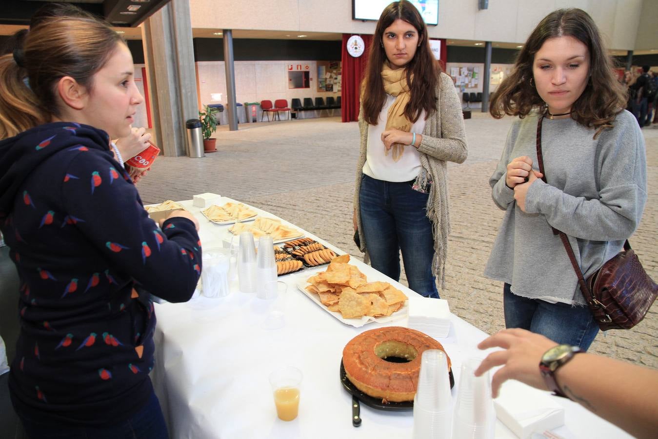 Desayuno solidario en el campus Maria Zambrano de Segovia para un proyecto educativo en África