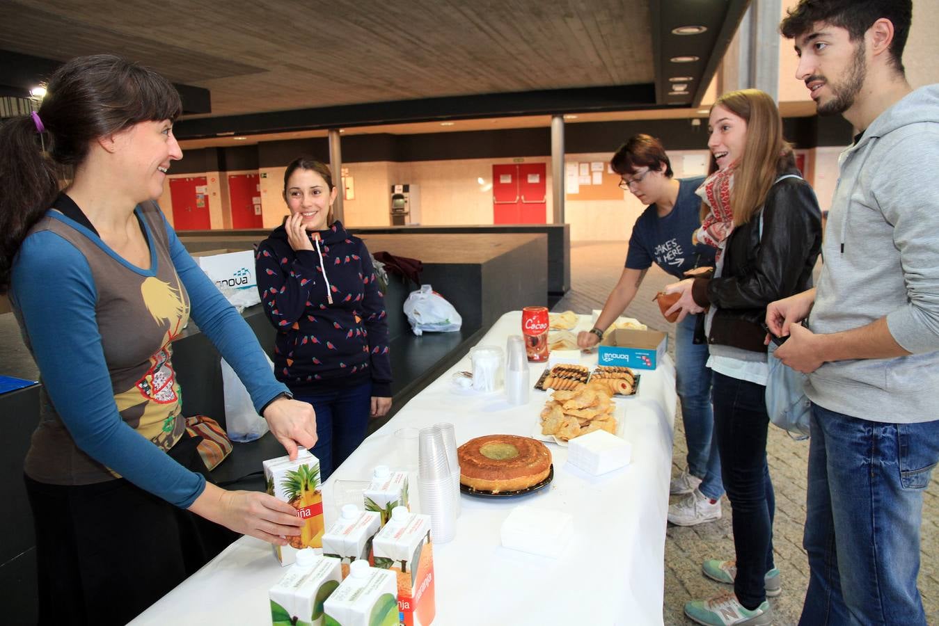 Desayuno solidario en el campus Maria Zambrano de Segovia para un proyecto educativo en África