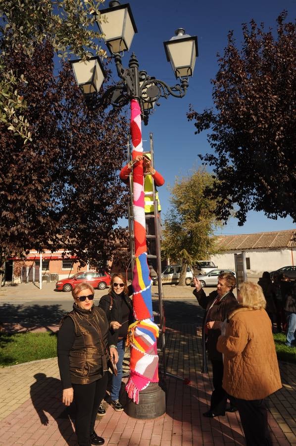 Vecinos de Pozaldez visten el pueblo con ganchillo