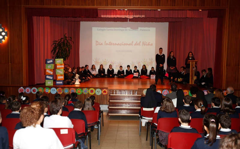 Lectura del manifiesto en el Mes de la Infancia el colegio Dominicas de Palencia