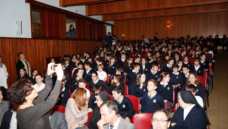 Lectura del manifiesto en el Mes de la Infancia el colegio Dominicas de Palencia
