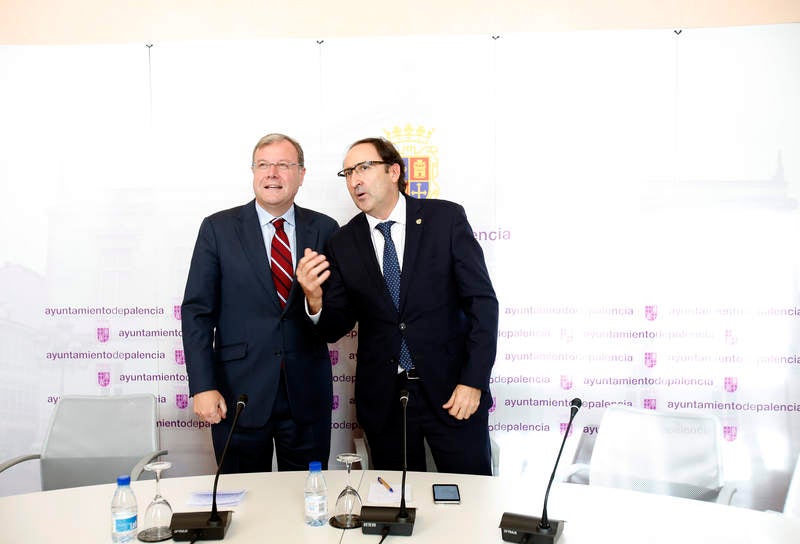 El alcalde de León visita Palencia