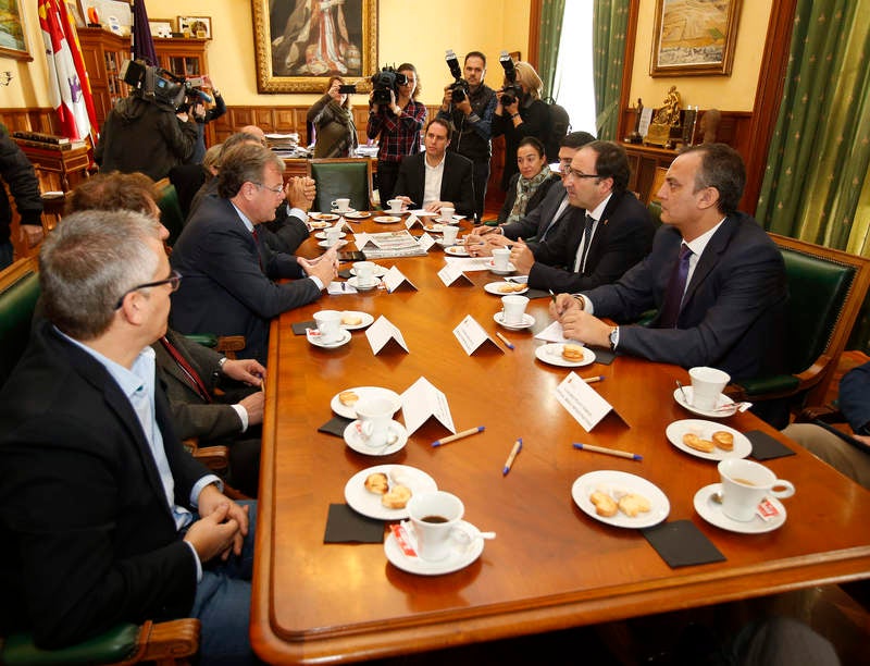 El alcalde de León visita Palencia