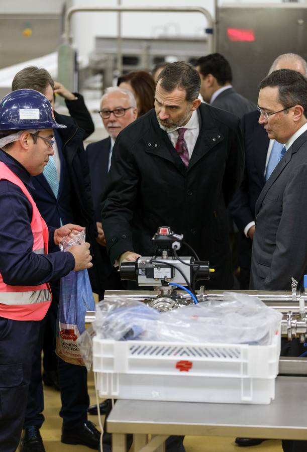 El Rey Felipe VI visita la nueva factoría de Campofrío en Burgos