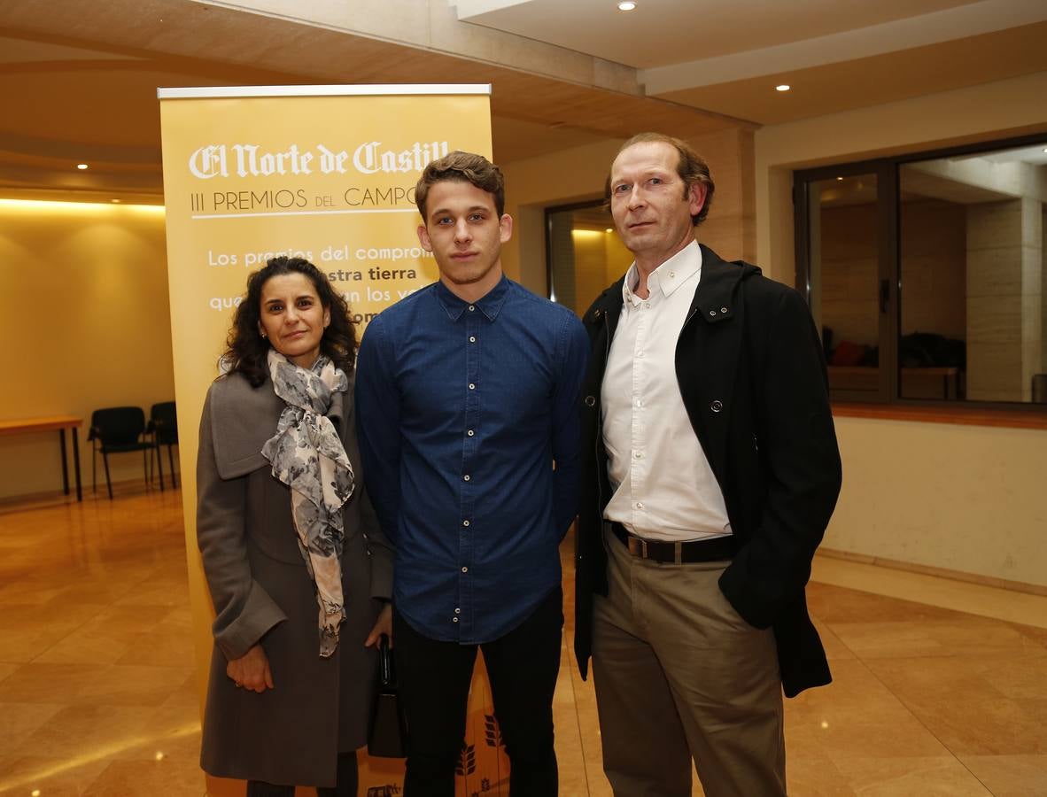 Matea Ceballos, con su hijo José Pinto y su esposo, José Pinto.