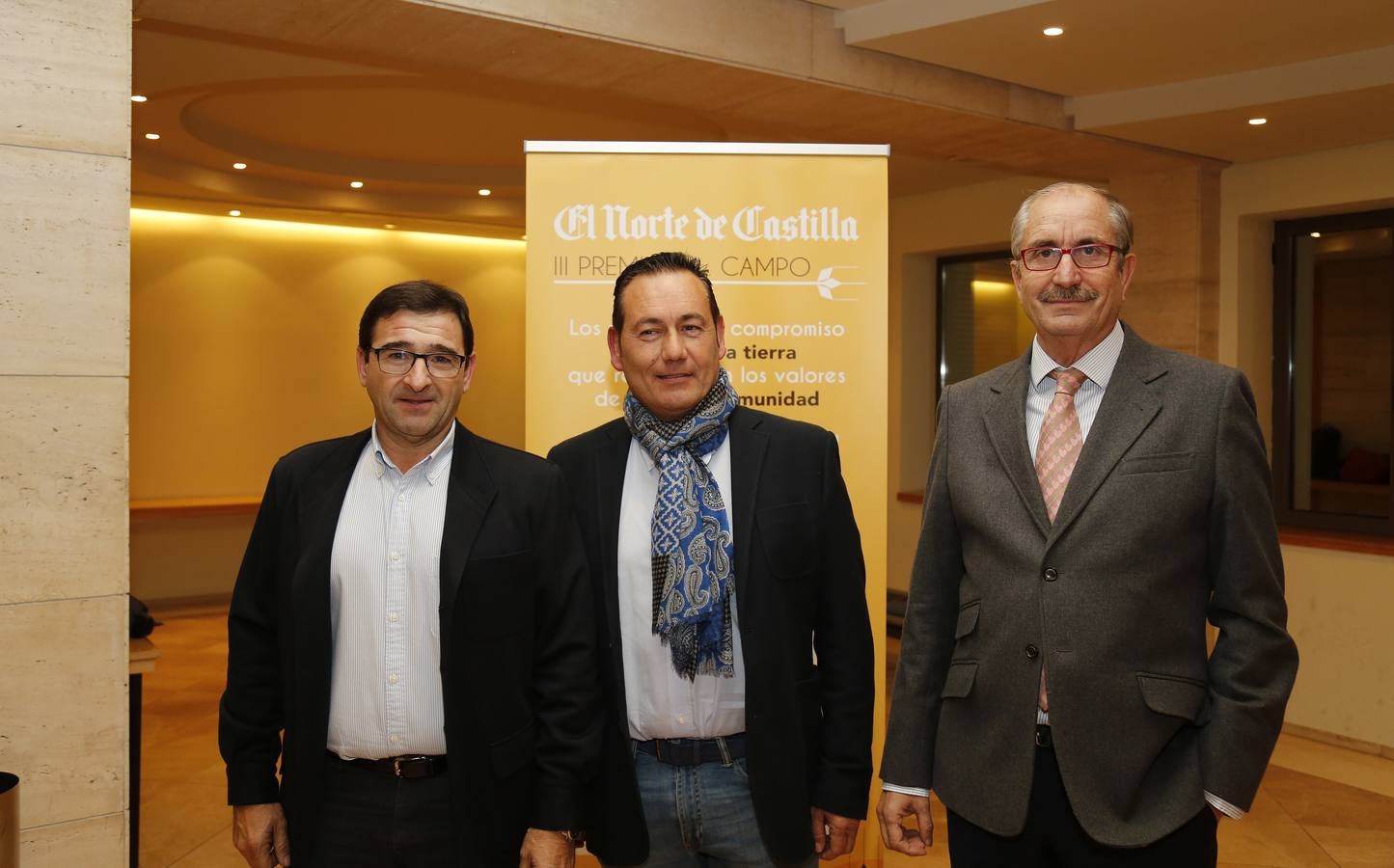 Eduardo Arroyo y Ángel Fragua (Riegos del Duero), con Alfonso Hernández, de Botalhorno, en el centro.