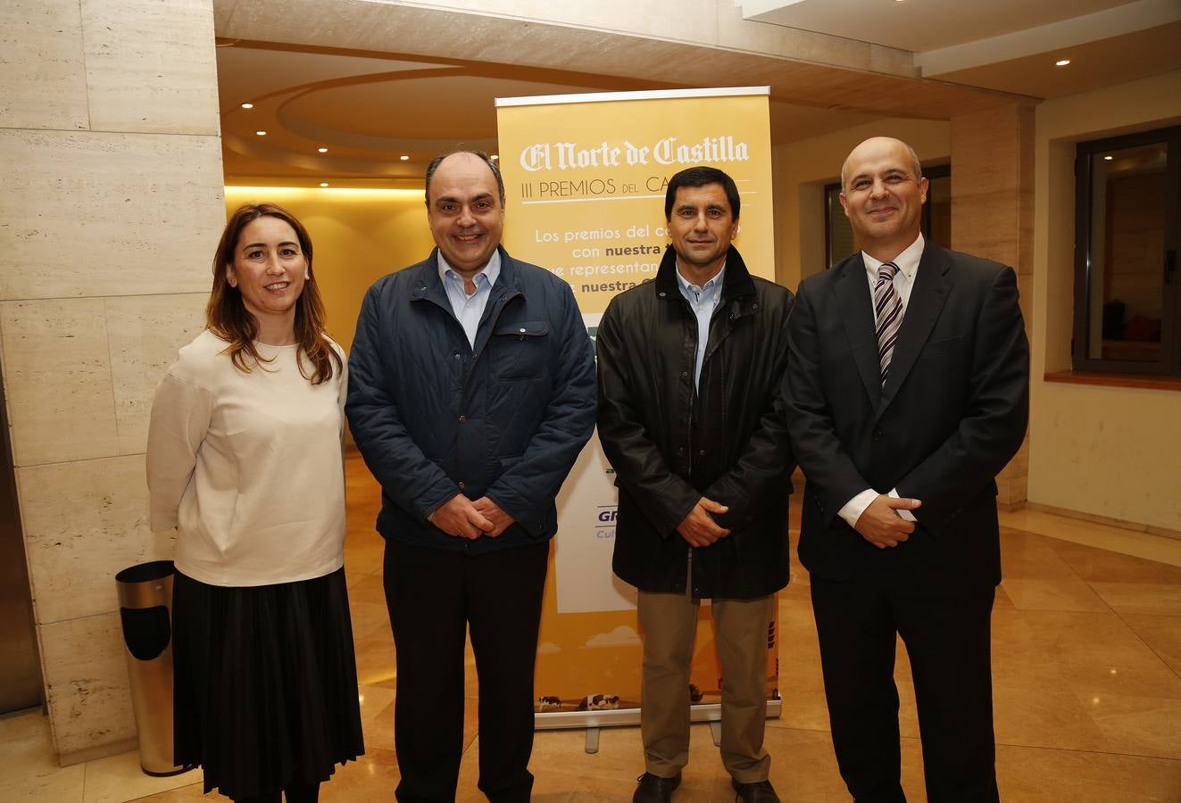 Ana Asenjo y Jorge Llorente, de la Consejería de Agricultura, flanquean a José Manuel Omaña y Carlos Peláez, de Aimcra.