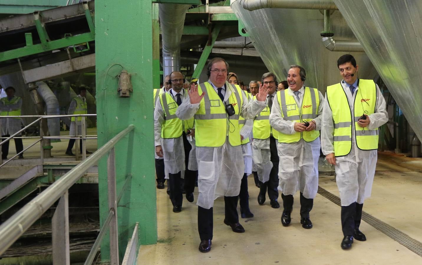 Juan Vicente Herrera visita las instalaciones de la azucarera Acor de Olmedo (Valladolid)